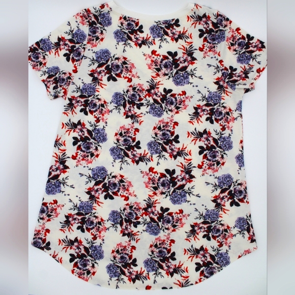 Womens Floral Vneck Tee Creme (L) - Picture 2 of 6